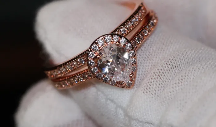 Lab Diamonds London Rings Rose Gold ring Pear Shape Ring Rose Gold Pear Shape ring Rose Gold Ring with Diamonds Teardrop Engagement Ring Teardrop Ring