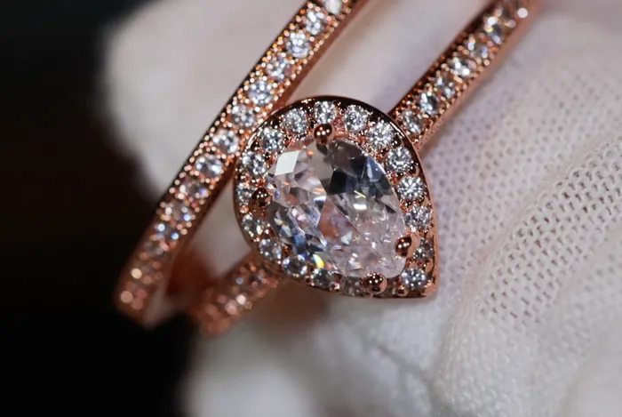 Lab Diamonds London Rings Rose Gold ring Pear Shape Ring Rose Gold Pear Shape ring Rose Gold Ring with Diamonds Teardrop Engagement Ring Teardrop Ring