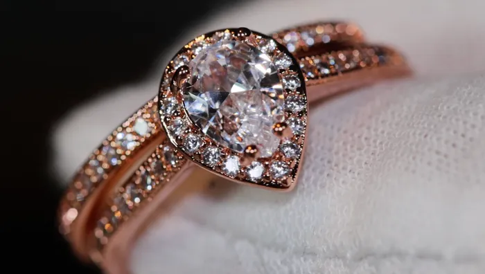 Lab Diamonds London Rings Rose Gold ring Pear Shape Ring Rose Gold Pear Shape ring Rose Gold Ring with Diamonds Teardrop Engagement Ring Teardrop Ring