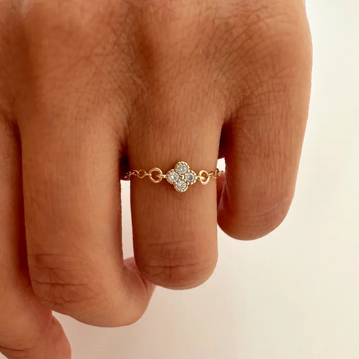 Maggia Clover Chain Ring Ideaure Jewelry Rings